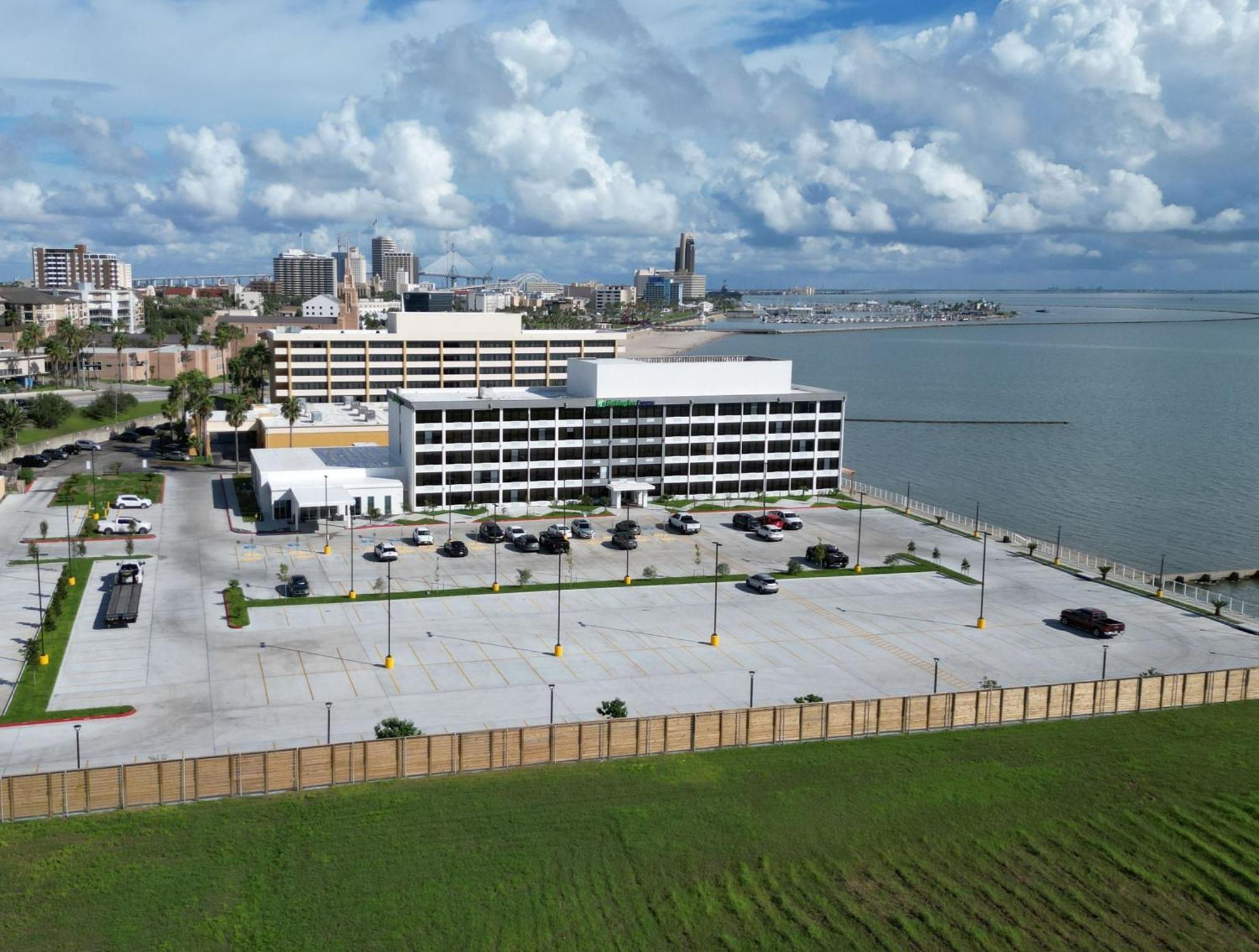 Holiday Inn Express Corpus Christi - Beachfront By Ihg エクステリア 写真